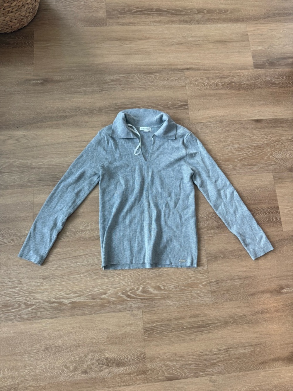 Calvin Klein Light Gray V-Neck Long Sleeve Sweater